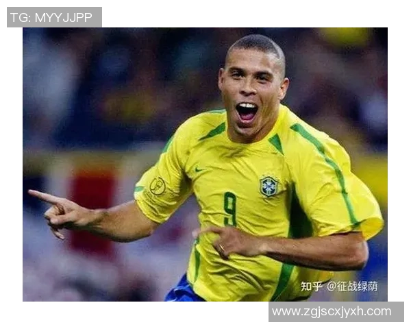 两米二足球明星的传奇之路与辉煌成就揭秘